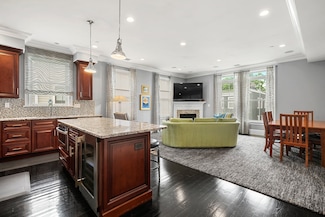 615 E 6th St Unit 6, Boston, MA 02127