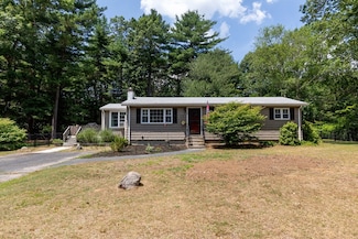 19 Brewster Ln, Hanover, MA 02339