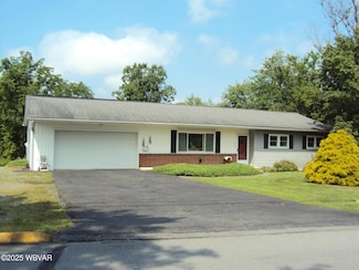 117 Oak Ln, Lock Haven, PA 17745