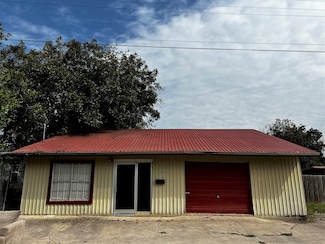 106 N Lane St, Comanche, TX 76442