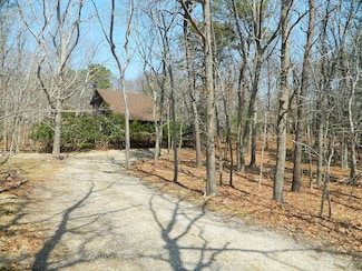 11 Marion Ln, East Hampton, NY 11937