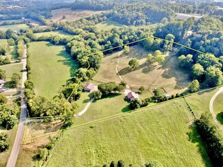 2909 Fly Rd, Santa Fe, TN 38482