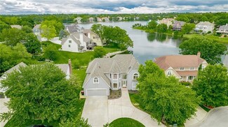 324 NE Warrington Ct, Lees Summit, MO 64064