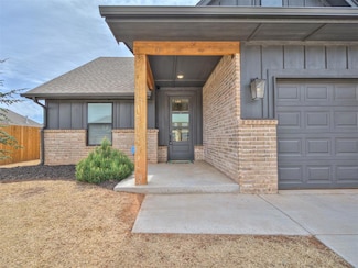 11212 SW 30th St, Yukon, OK 73099