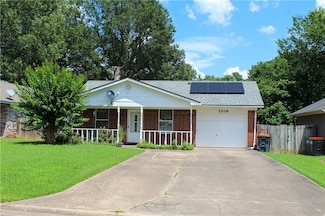 2206 S Greenwich Cove, Russellville, AR 72802
