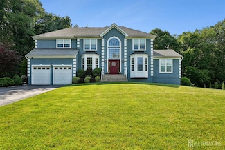 4 Emily Rd, Manalapan, NJ 07726