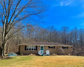 1708 Dime Rd, Vandergrift, PA 15690