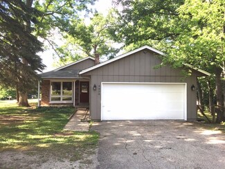 8808 Alden Rd, Wonder Lake, IL 60097