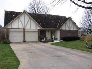 7027 Red Oak Ct, Shawnee, KS 66217