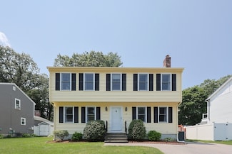 27 Perry H Henderson Dr, Framingham, MA 01701
