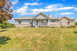 11263 Risner Ln, Eaton Rapids, MI 48827