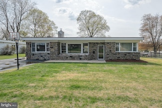 2208 Mary Ln, Broomall, PA 19008