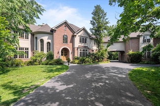 1005 Hiawatha Ln, Riverwoods, IL 60015