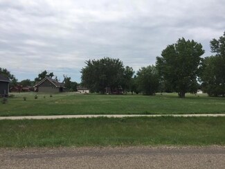 2607 Whispering Shores Dr, Fort Pierre, SD 57532