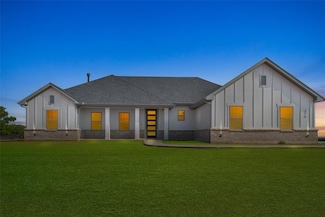 216 Basalt Ln, Azle, TX 76020