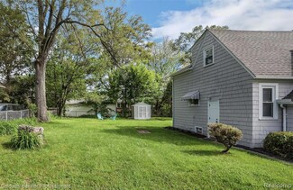 7273 Lozier Ave, Warren, MI 48091