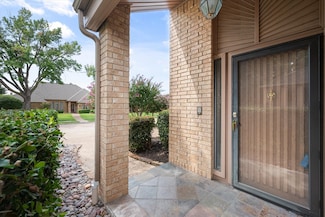 1036 Clinton St, Carrollton, TX 75007