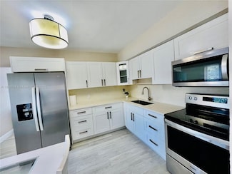 1002 S 27th Ave, Hollywood, FL 33020