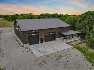 27664 450th St, Moravia, IA 52571