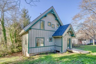 160 Combs Cir, Yachats, OR 97498