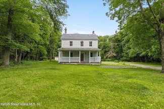 1566 Arthur Kill Rd, Staten Island, NY 10312