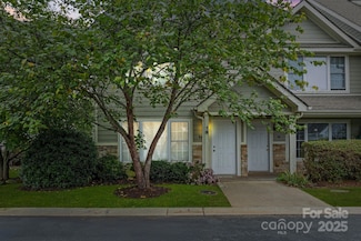 94 Rotunda Cir, Asheville, NC 28806