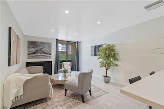 740 N Kings Rd Unit 225, West Hollywood, CA 90069