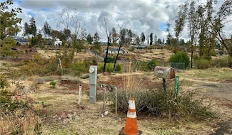 5712 Bonnie Ln, Paradise, CA 95969