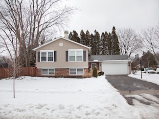 2627 N Ridge Ave, Arlington Heights, IL 60004