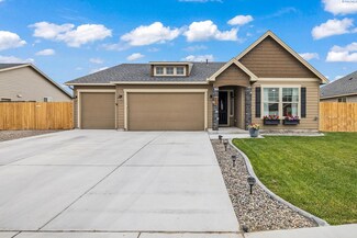 3905 Des Moines Ln, Pasco, WA 99301