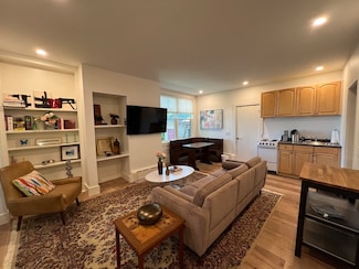 294 French St Unit 1N, Fall River, MA 02720