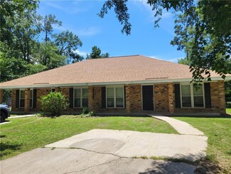 300 Live Oak Blvd, Mandeville, LA 70471