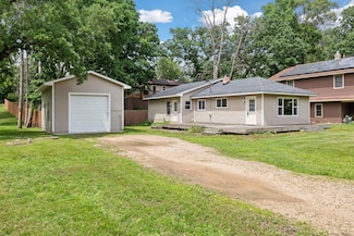 2070 Racine Ave S, Lakeland, MN 55043