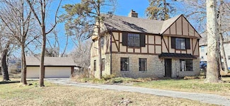 214 Virginia Ave, Ponca City, OK 74601