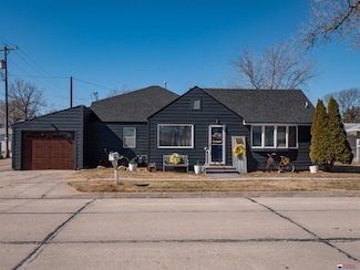 1313 M St, Cozad, NE 69130