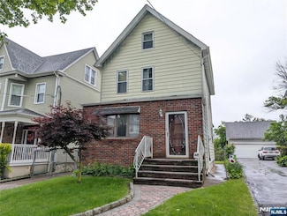 46 Oakwood Ave, Kearny, NJ 07032
