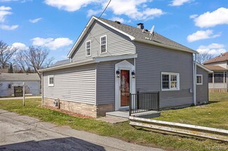 4448 Spring St, Luna Pier, MI 48157