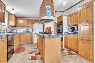 806 28th St Unit 85, Milford, IA 51351