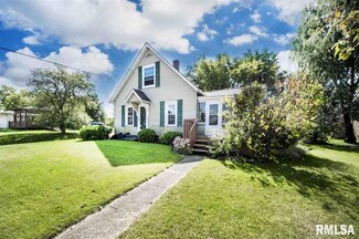304 E Center St, Eureka, IL 61530