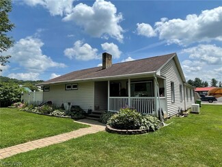 175 Purdy St, Killbuck, OH 44637