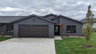 3926 Dorothy's Ln, Spirit Lake, IA 51360