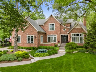 1046 Sylvan Cir, Naperville, IL 60540