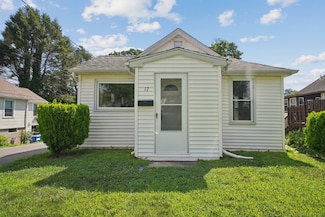 17 Overlook Ave, Bristol, CT 06010