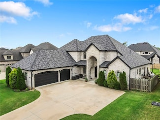 700 SE Yale St, Bentonville, AR 72712