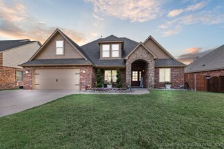 12108 S Glen Ct, Jenks, OK 74037