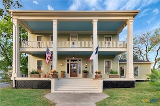 408 W Forrest St, Victoria, TX 77901
