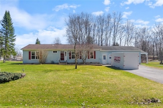 7 Forest Brook Rd, Phoenix, NY 13135