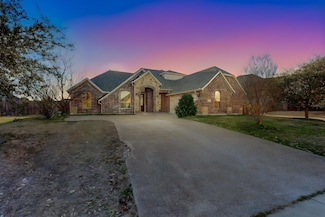 117 Stallion St, Waxahachie, TX 75165