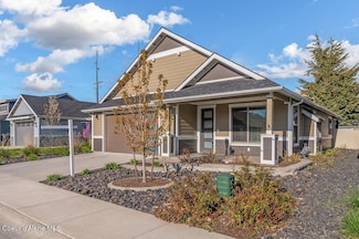 8042 N Hibiscus Ln, Coeur D'Alene, ID 83815