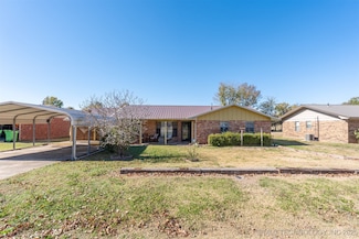 503 S 9th St, Okemah, OK 74859